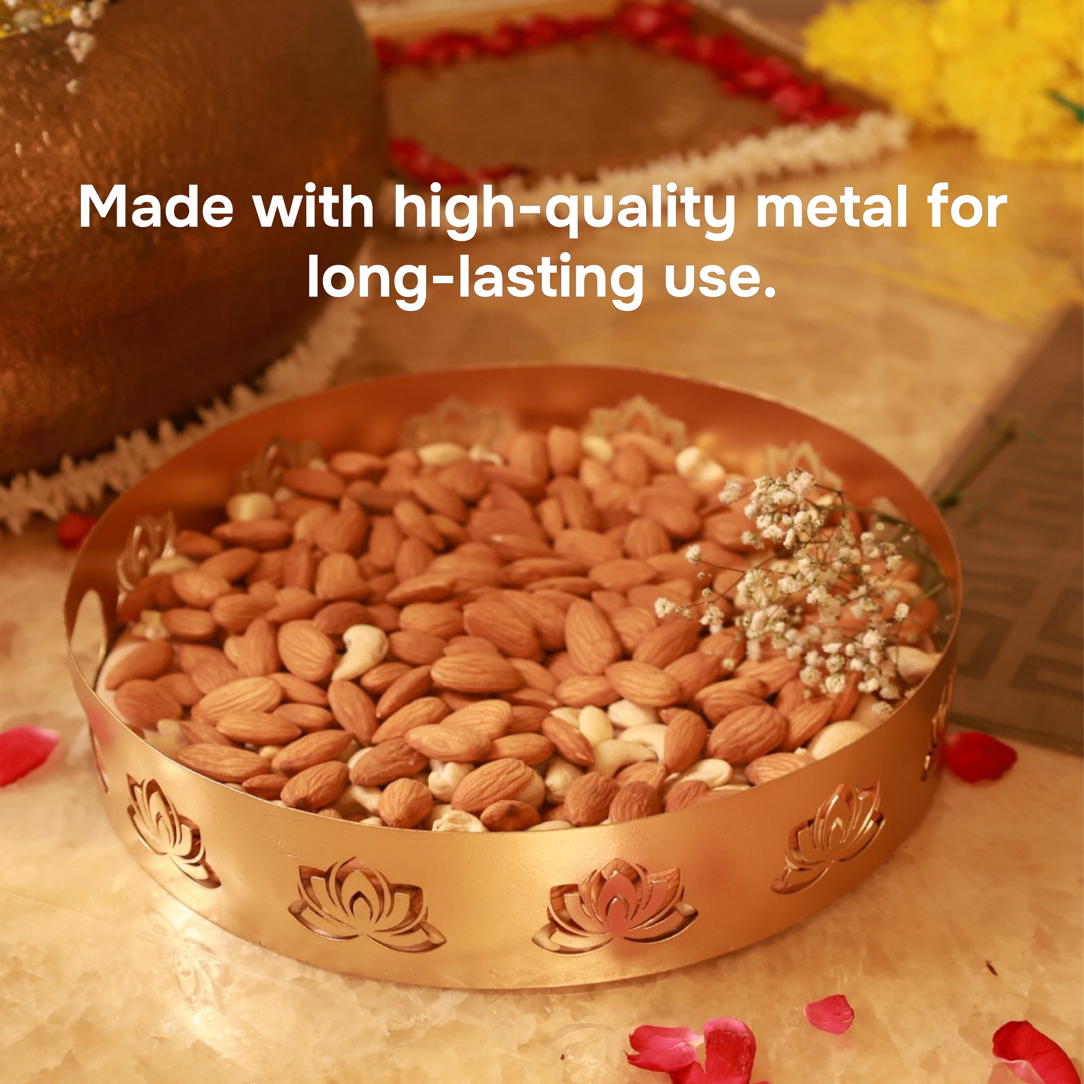 Round Serving Tray with Leaf Motif