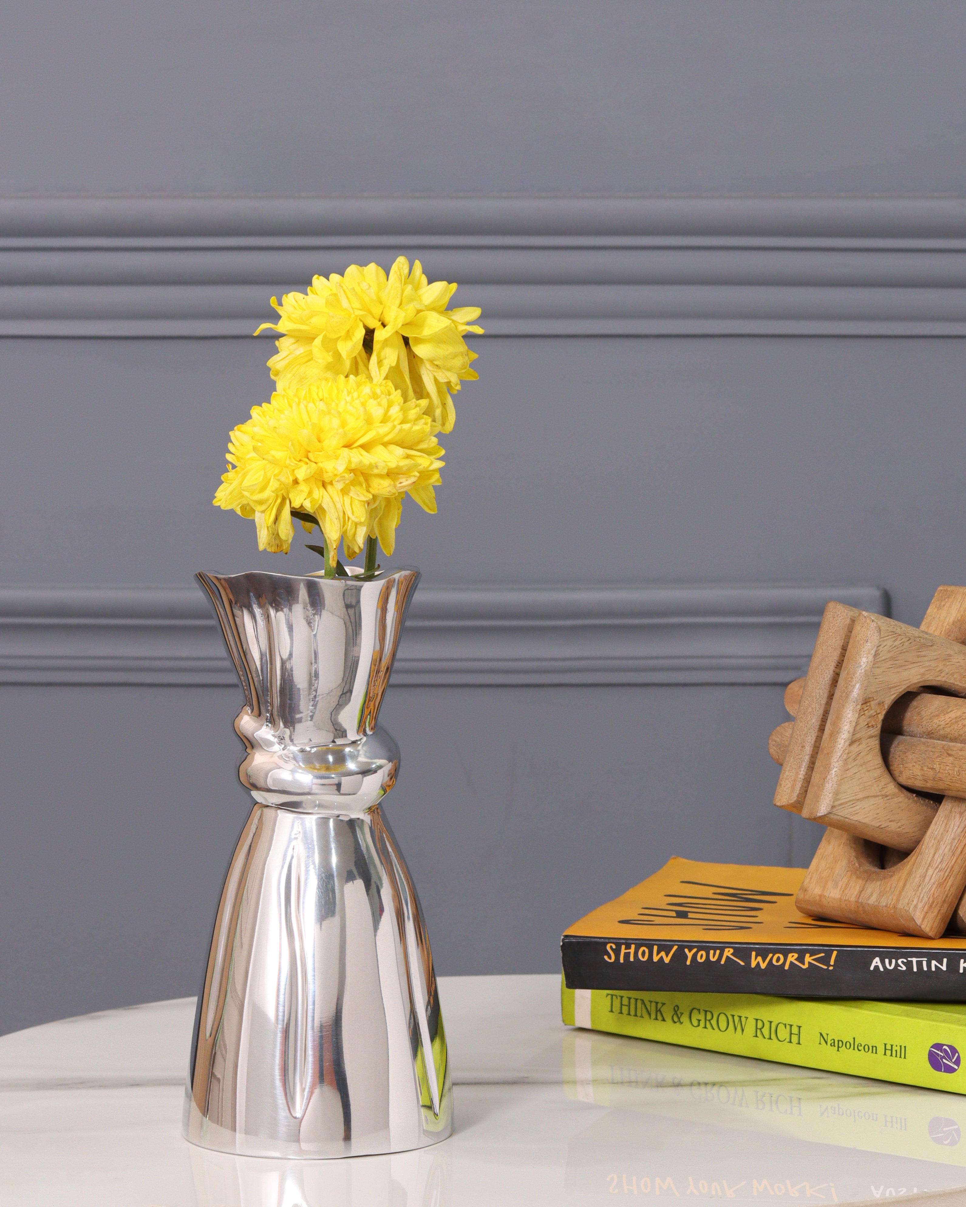 Aluminium Elegant Napkin Ring Vase Set of 2 Flower Vase