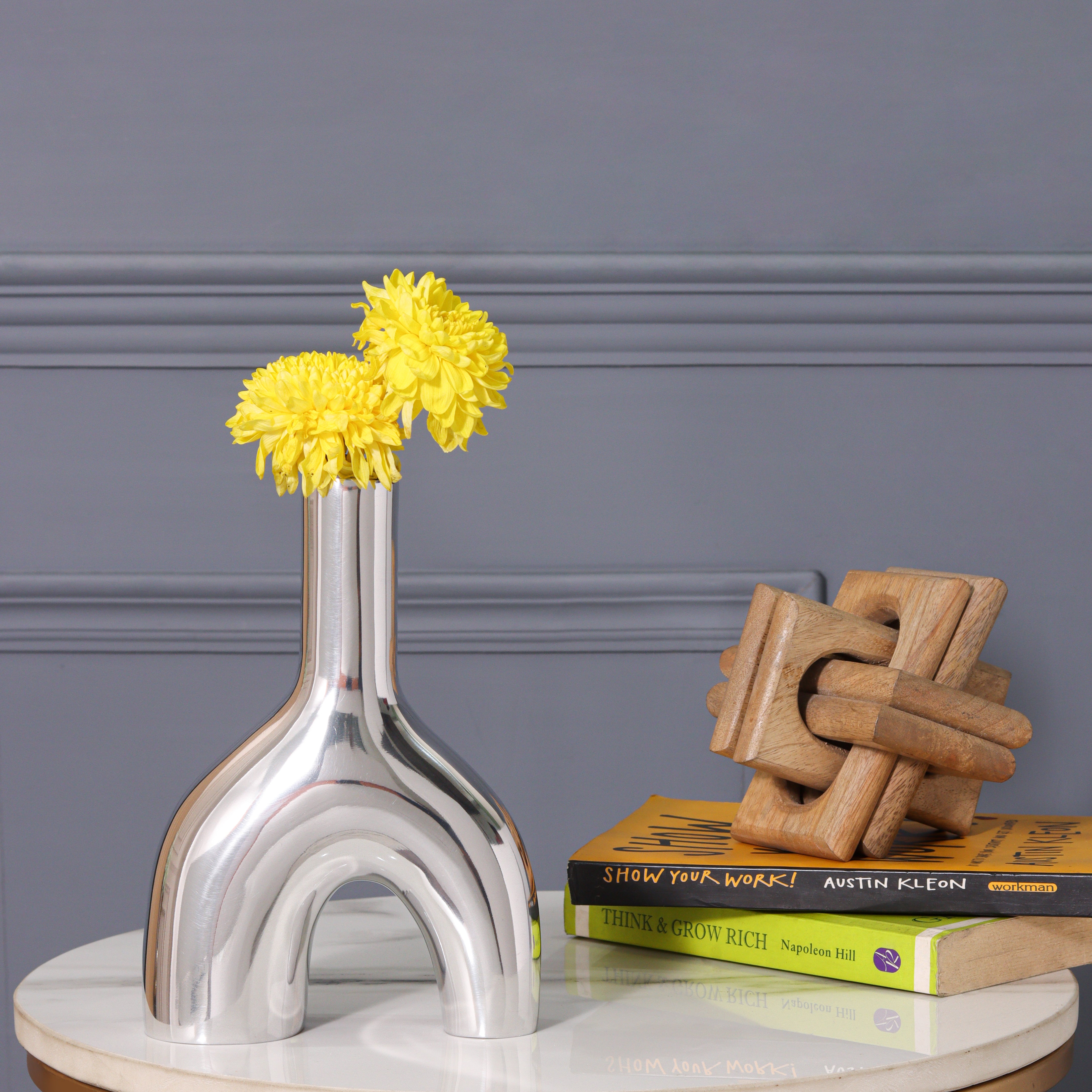 Aluminium Prestige Artistic Flower Vase