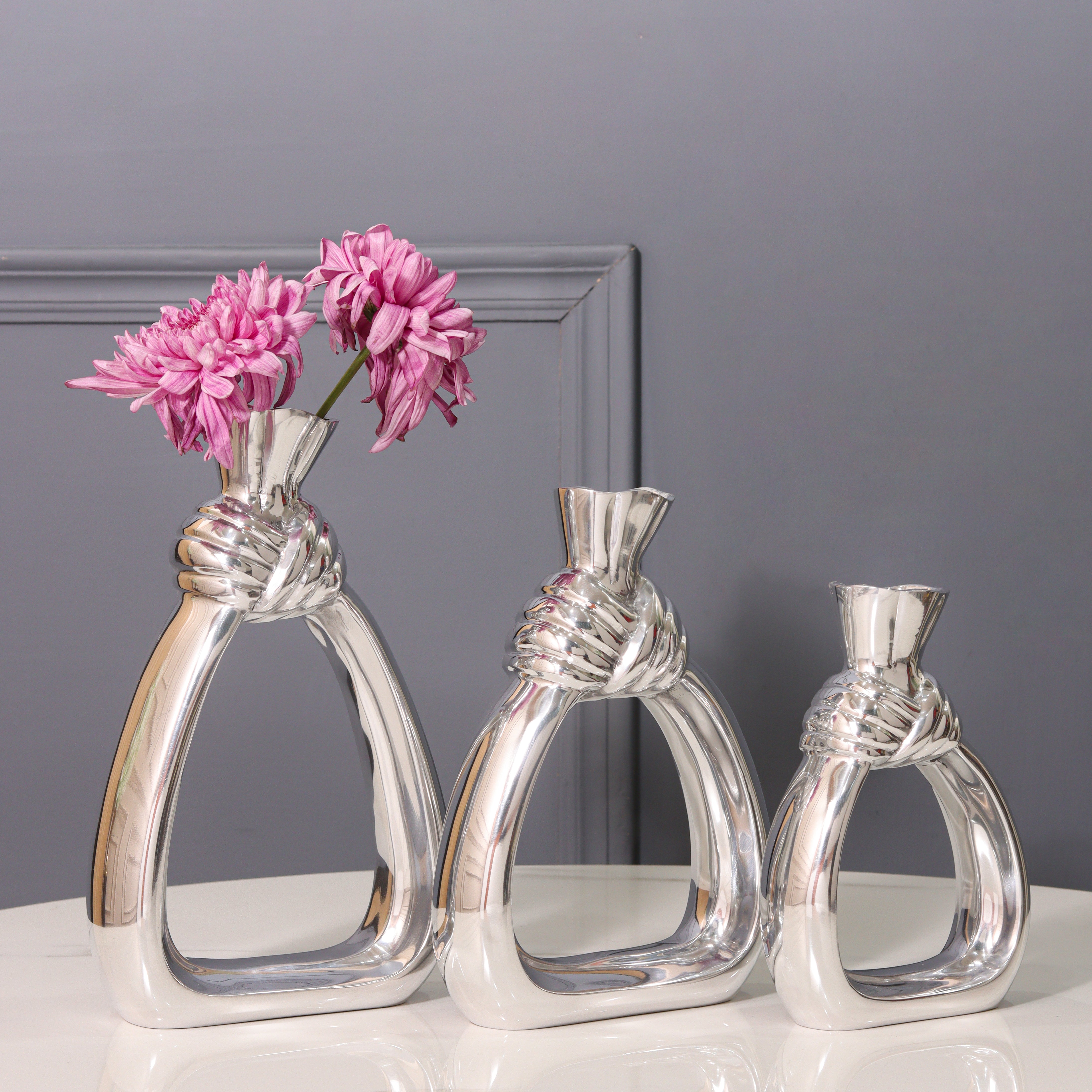 Aluminium Regal Knot Flower Vase Stylish Indoor Outdoor Decor