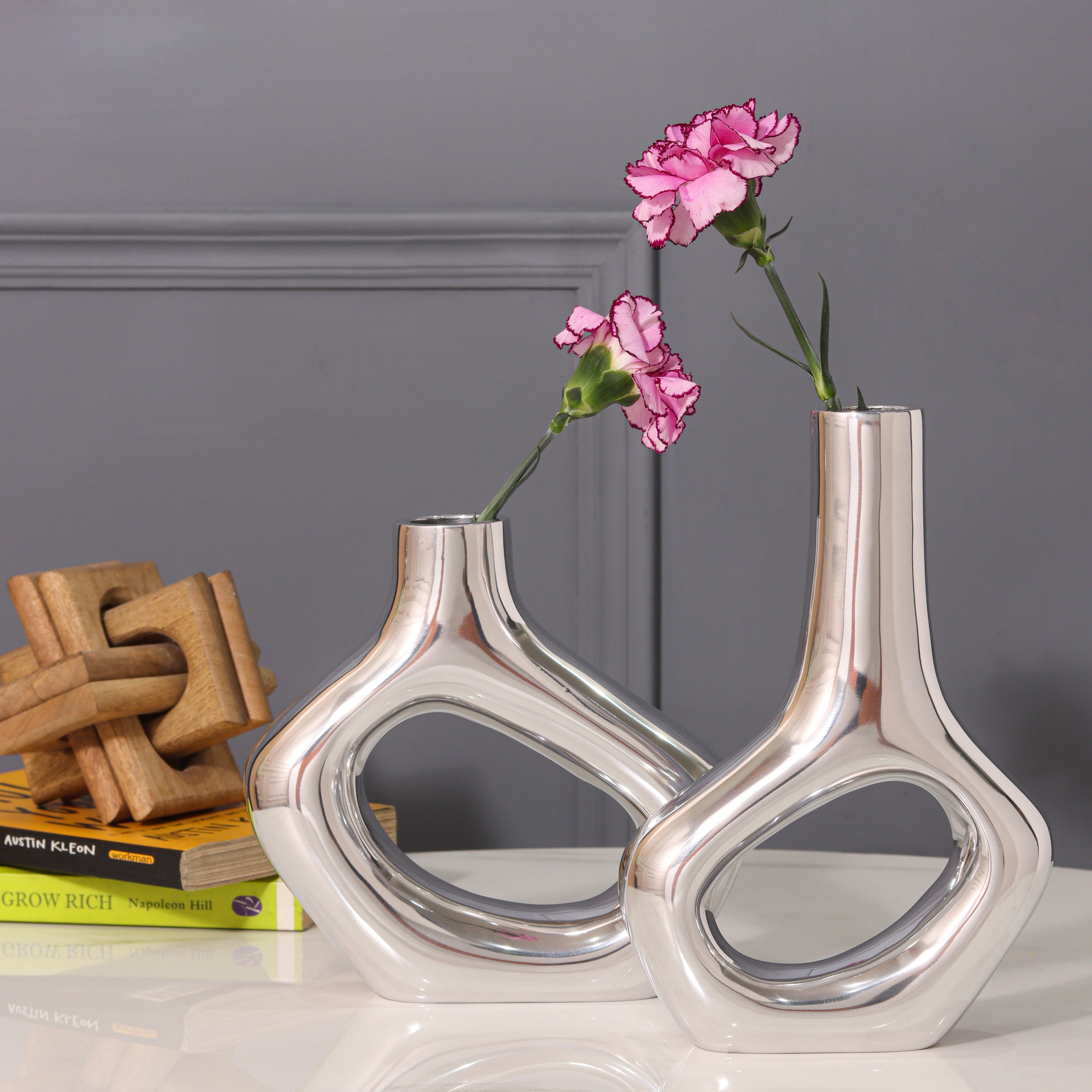 Aluminium Serene Flower Vase Elegant Durable Indoor Outdoor