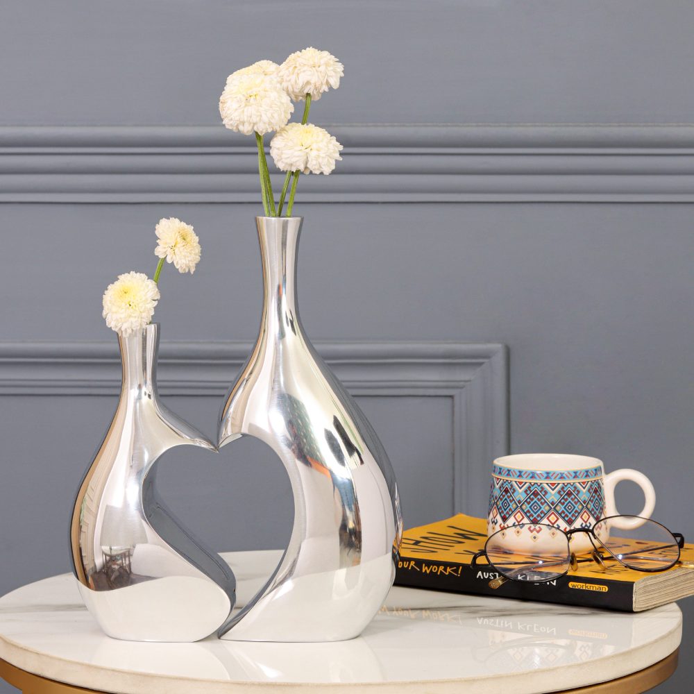 Aluminium Crescent Heart Planter for Stylish Home Decor and Gifting