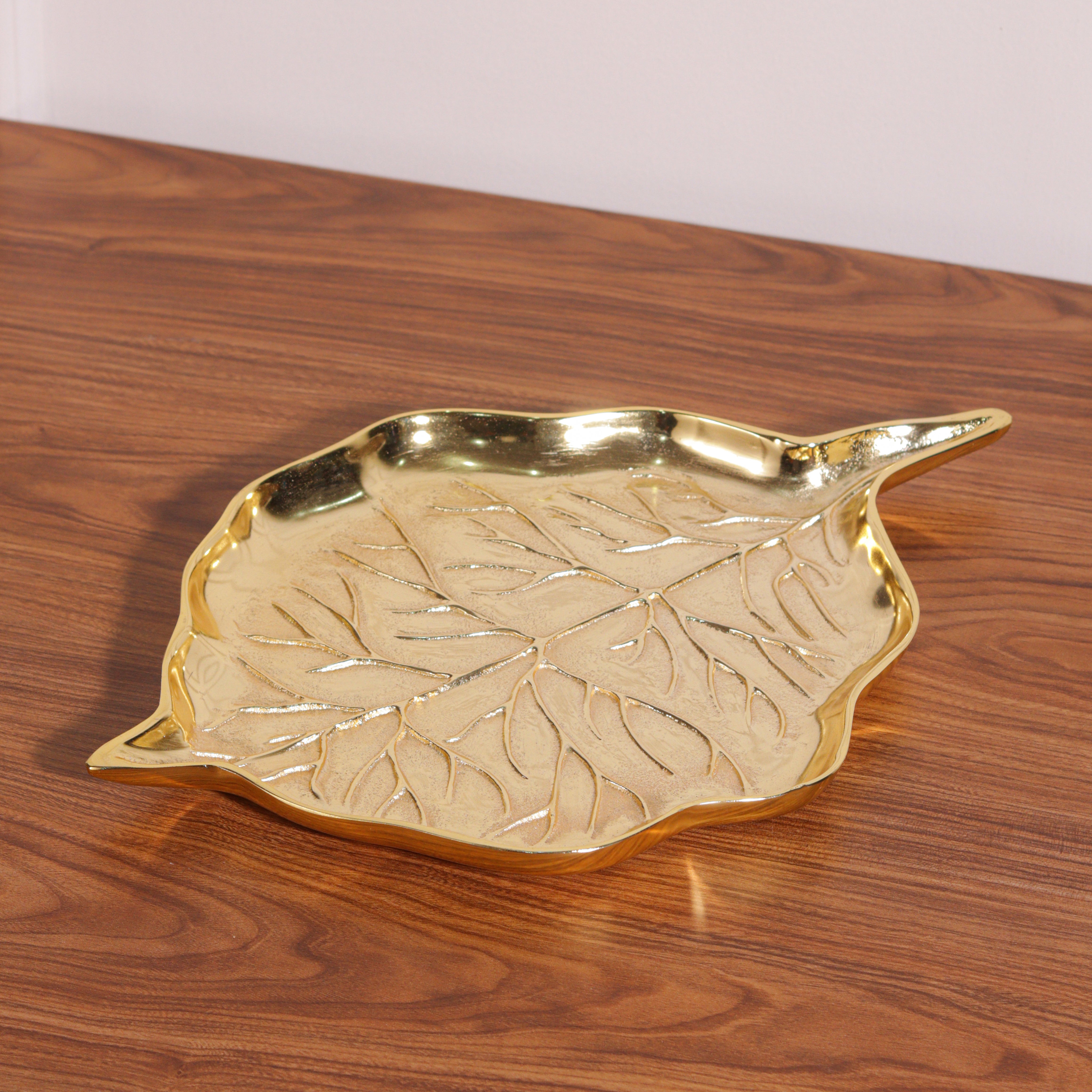 Veined Rooted platter